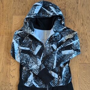 lululemon athletica Black and Blue Patterned Sweater